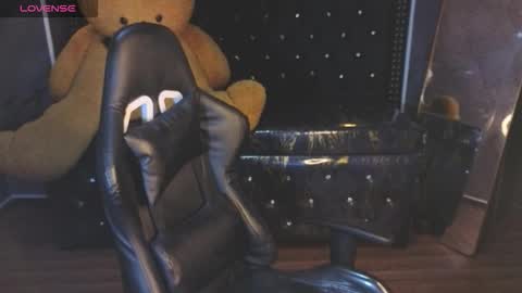 kitty_fox_b online show from 18, 11, 2025