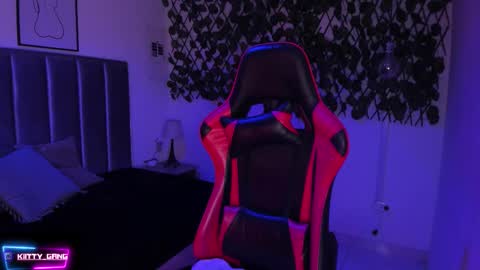 Camila online show from 10, 10, 2025