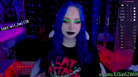 Snapshot of kitty_goth chatting on 9, 3, 2025 Hey Im Ellie if you like me and like my show give me a thumbs up hehe online show from 9, 3, 2025
