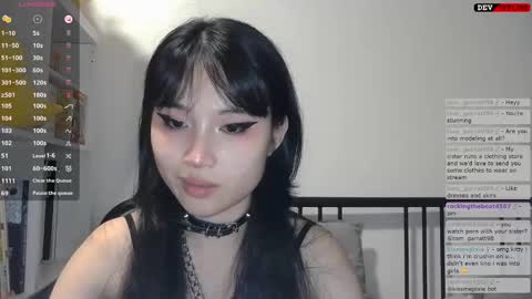 Snapshot of kitty_krush chatting on 5, 10, 2025 Kitty online show from 5, 10, 2025