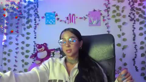 Snapshot of kitty_moon2 chatting on 20, 6, 2026 Kitty online show from 20, 6, 2026