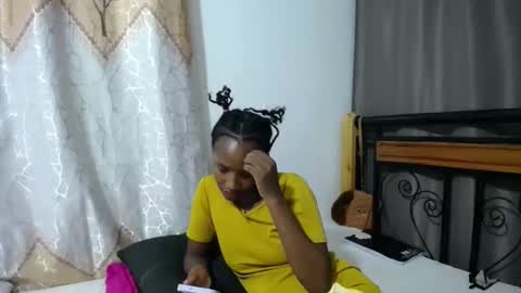 Snapshot of kittyfay_ chatting on 19, 4, 2026 Fay online show from 19, 4, 2026