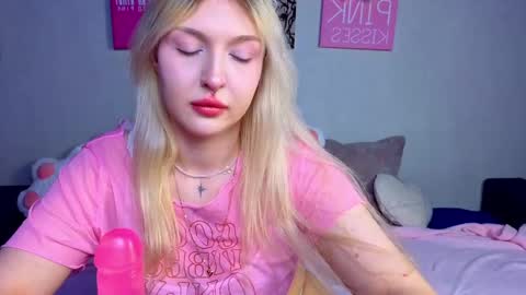 Snapshot of kittykendall chatting on 7, 5, 2026 kittykendall online show from 7, 5, 2026