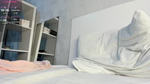 Snapshot of kittyloffe chatting on 16, 9, 2025 Monika online show from 16, 9, 2025