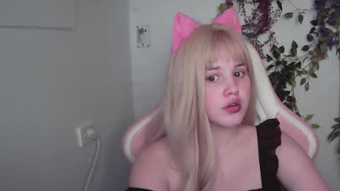 KItty Souffle online show from 17, 12, 2024