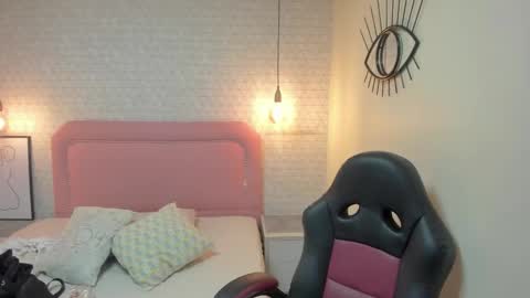  K I T T  Y  online show from 26, 2, 2026