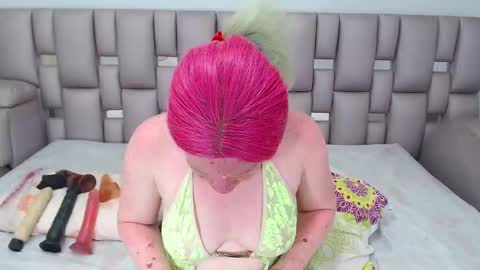 kittywhiteass online show from 30, 10, 2025