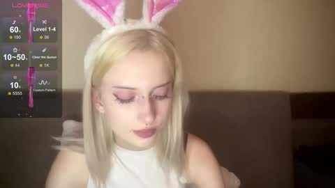 kittywithu online show from 5, 11, 2025