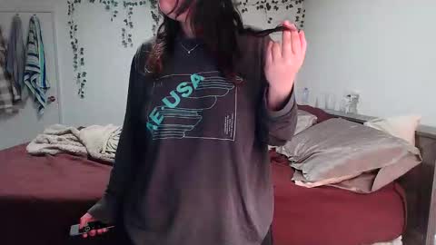 Snapshot of kittyymaze chatting on 17, 12, 2025 Kittyymaze online show from 17, 12, 2025