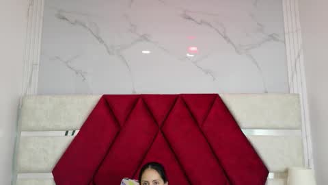 Snapshot of kity_spiderr chatting on 15, 12, 2025 Luisa y Jairo online show from 15, 12, 2025