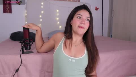 Snapshot of kiut_tiffanii chatting on 6, 5, 2026 Tiffanii online show from 6, 5, 2026