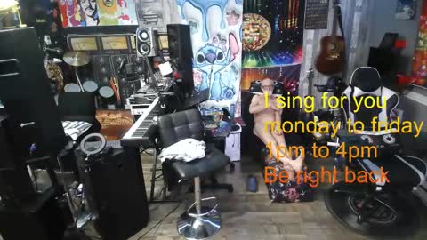 Snapshot of kiveuxmakeu chatting on 5, 11, 2025 kiveuxmakeu online show from 5, 11, 2025