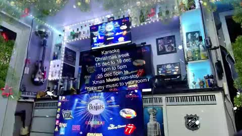 Snapshot of kiveuxmakeu chatting on 14, 12, 2025 kiveuxmakeu online show from 14, 12, 2025