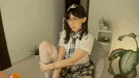 Little piece of fruit online show from 8, 1, 2025