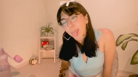 Little piece of fruit online show from 27, 1, 2025