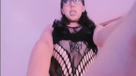 Snapshot of kiwi____ chatting on 13, 5, 2026 Little piece of fruit online show from 13, 5, 2026