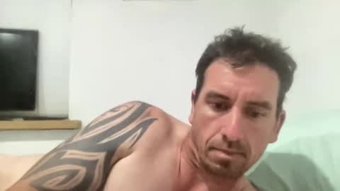 Snapshot of kiwibuzzer chatting on 14, 12, 2025 Champ online show from 14, 12, 2025