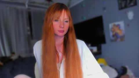 Snapshot of klementinagirl chatting on 15, 5, 2026 Klementinafanslyklementina6661 online show from 15, 5, 2026