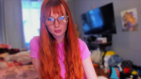 Snapshot of klementinagirl chatting on 6, 6, 2026 Klementinafanslyklementina6661 online show from 6, 6, 2026