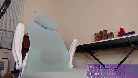 Klintelle Moore online show from 24, 12, 2024