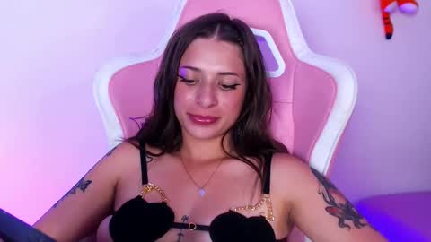 Snapshot of kloe_28 chatting on 8, 1, 2025 Kloe online show from 8, 1, 2025