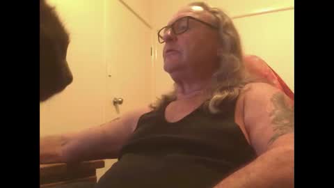 Snapshot of knobout chatting on 15, 4, 2026 knobout online show from 15, 4, 2026