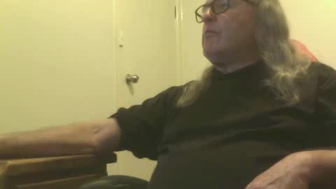 Snapshot of knobout chatting on 5, 7, 2026 knobout online show from 5, 7, 2026