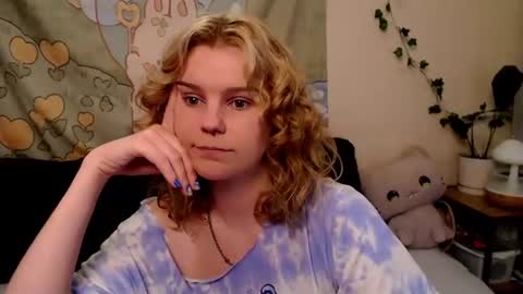 Snapshot of komorebbi chatting on 24, 6, 2026 Marta online show from 24, 6, 2026