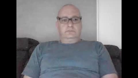 Snapshot of konsty17 chatting on 19, 10, 2025 konsty17 online show from 19, 10, 2025