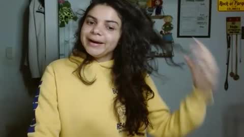 Snapshot of koranikky08 chatting on 12, 9, 2025 Karoll online show from 12, 9, 2025