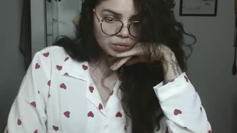 Snapshot of koranikky08 chatting on 18, 10, 2025 Karoll online show from 18, 10, 2025