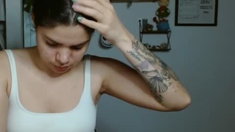 Snapshot of koranikky08 chatting on 27, 10, 2025 Karoll online show from 27, 10, 2025