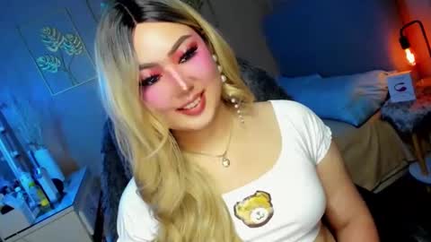 Snapshot of koreandollts chatting on 20, 12, 2024 MISS ALICIA online show from 20, 12, 2024
