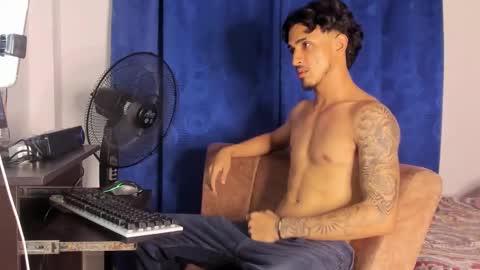 Snapshot of kriss_edwards chatting on 5, 10, 2025 Kriss online show from 5, 10, 2025