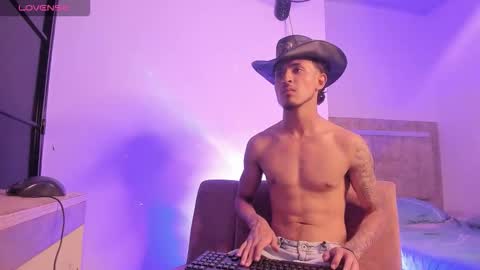 Snapshot of kriss_edwards chatting on 2, 11, 2025 Kriss online show from 2, 11, 2025