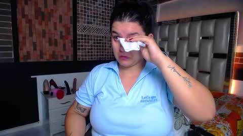 kriss_sweetboobs online show from 19, 9, 2025