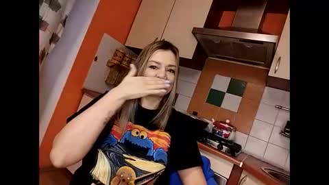 Snapshot of krisssexi chatting on 1, 2, 2025 KrissSexi online show from 1, 2, 2025