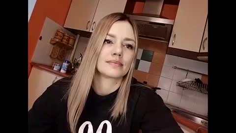 Snapshot of krisssexi chatting on 7, 2, 2025 KrissSexi online show from 7, 2, 2025