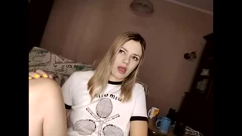 Snapshot of krisssexi chatting on 11, 2, 2025 KrissSexi online show from 11, 2, 2025