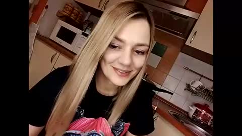 Snapshot of krisssexi chatting on 1, 3, 2025 KrissSexi online show from 1, 3, 2025