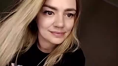 Snapshot of krisssexi chatting on 15, 9, 2025 KrissSexi online show from 15, 9, 2025