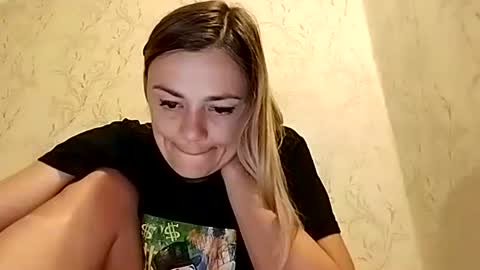 Snapshot of krisssexi chatting on 28, 9, 2025 KrissSexi online show from 28, 9, 2025