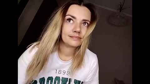 Snapshot of krisssexi chatting on 11, 10, 2025 KrissSexi online show from 11, 10, 2025