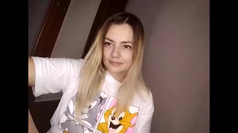 Snapshot of krisssexi chatting on 2, 11, 2025 KrissSexi online show from 2, 11, 2025