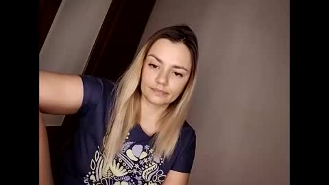 Snapshot of krisssexi chatting on 6, 11, 2025 KrissSexi online show from 6, 11, 2025