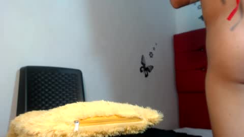 Snapshot of kristaltsxxx chatting on 23, 2, 2025 kristal online show from 23, 2, 2025