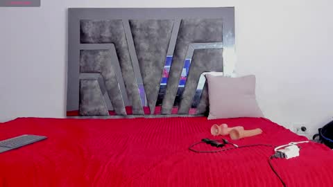 Snapshot of kristalvega_ chatting on 1, 6, 2026 Kristal online show from 1, 6, 2026