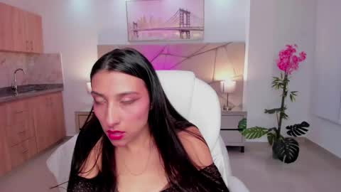 Kristine 33 online show from 25, 9, 2025