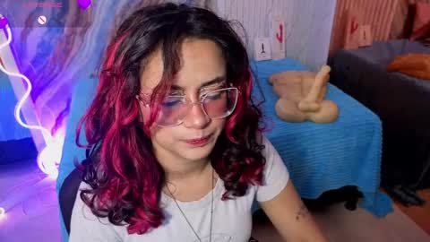 Snapshot of kristen_tay chatting on 7, 5, 2026 kristen_tay online show from 7, 5, 2026