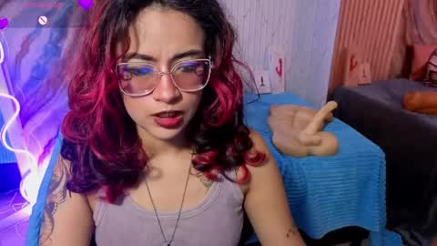 Snapshot of kristen_tay chatting on 8, 5, 2026 kristen_tay online show from 8, 5, 2026